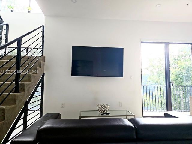 7105 NE 4th Ct 2, Miami, FL 33138