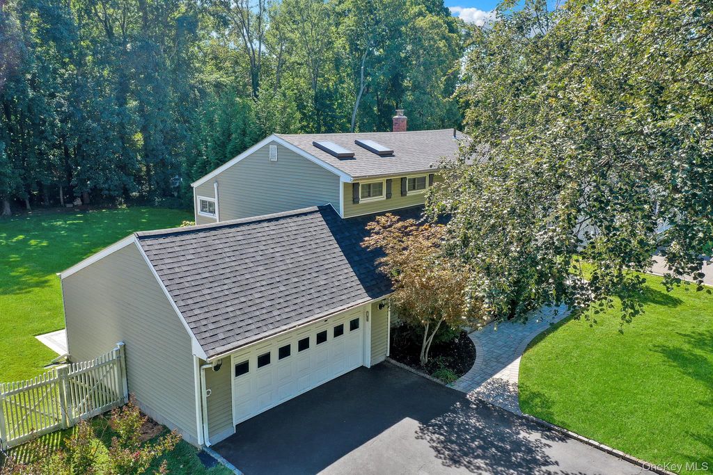 719 Glenridge Lane, East Northport, NY 11731 — photo 4