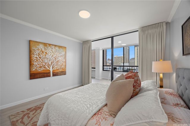 430 Lewers Street 1501, Honolulu, HI 96815