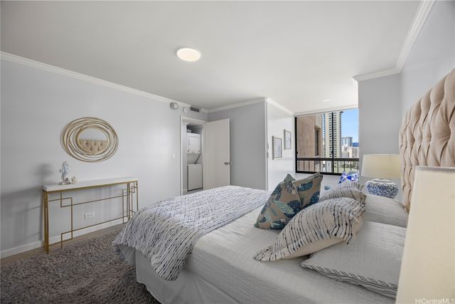 430 Lewers Street 1501, Honolulu, HI 96815