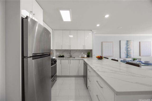 430 Lewers Street 1501, Honolulu, HI 96815