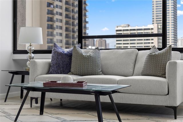 430 Lewers Street 1501, Honolulu, HI 96815