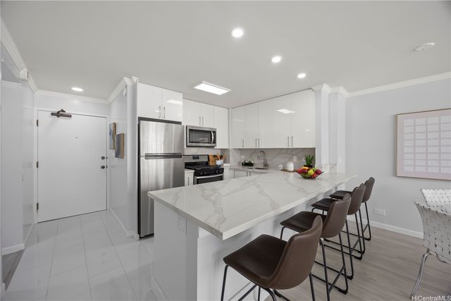 430 Lewers Street 1501, Honolulu, HI 96815