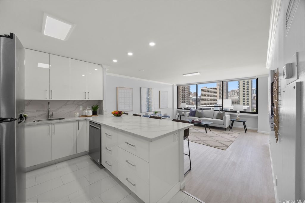 430 Lewers Street 1501, Honolulu, HI 96815