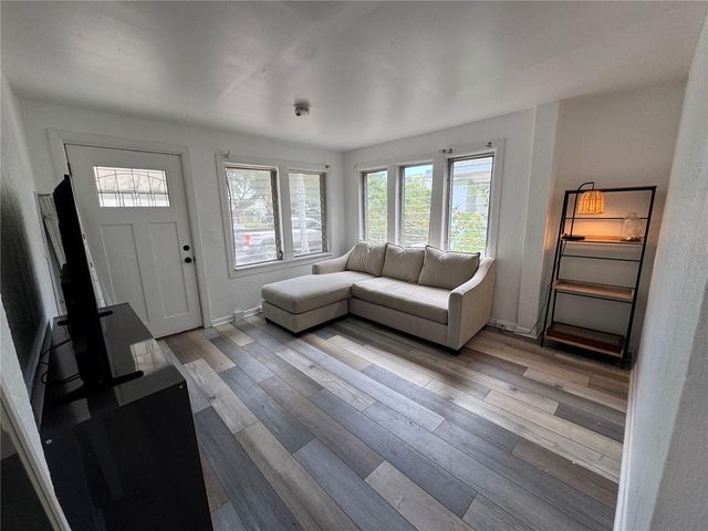 142 6TH AVENUE N 1, St Petersburg, FL 33701