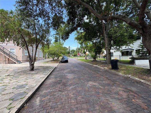 142 6TH AVENUE N 1, St Petersburg, FL 33701