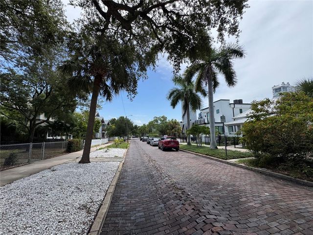 142 6TH AVENUE N 1, St Petersburg, FL 33701