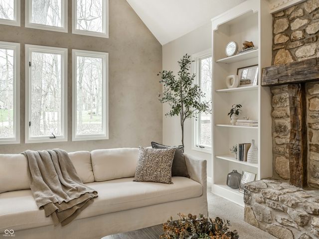 702 Morningside Drive, Zionsville, IN 46077