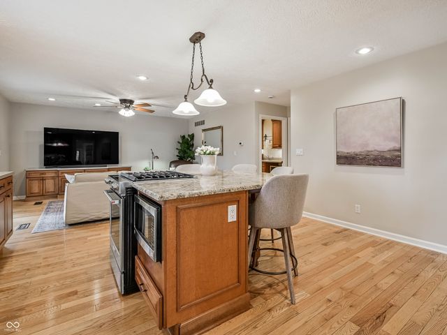 702 Morningside Drive, Zionsville, IN 46077