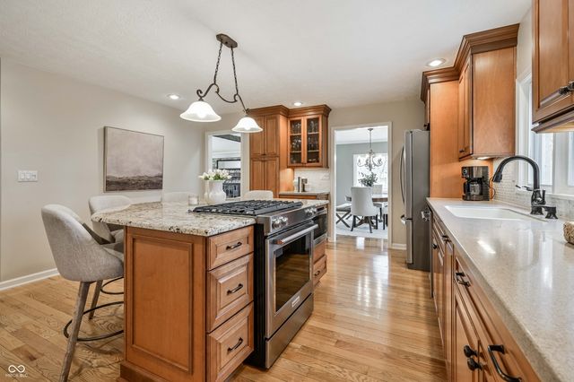 702 Morningside Drive, Zionsville, IN 46077