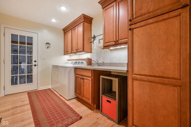 702 Morningside Drive, Zionsville, IN 46077