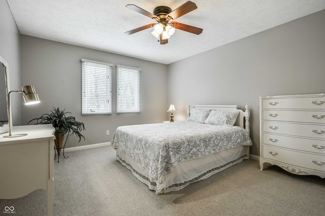 702 Morningside Drive, Zionsville, IN 46077