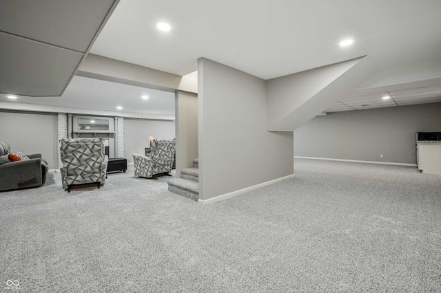 702 Morningside Drive, Zionsville, IN 46077