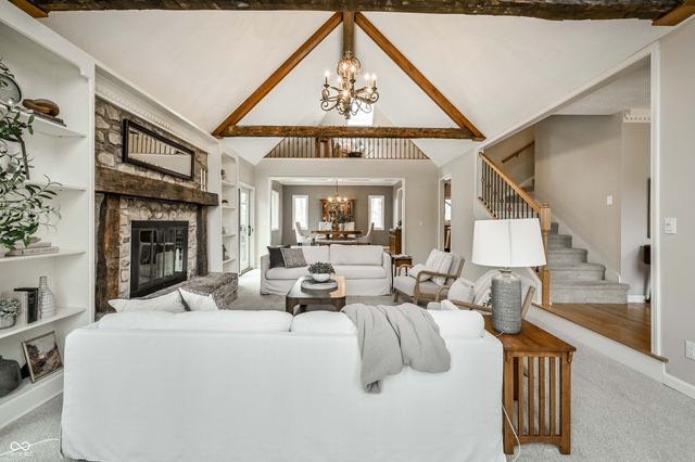 702 Morningside Drive, Zionsville, IN 46077