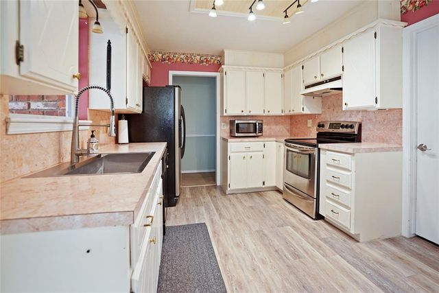 23362 Johnson Avenue, Purcell, OK 73080