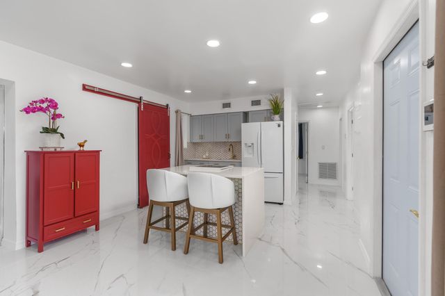 201 NE 28th Court, Boynton Beach, FL 33435