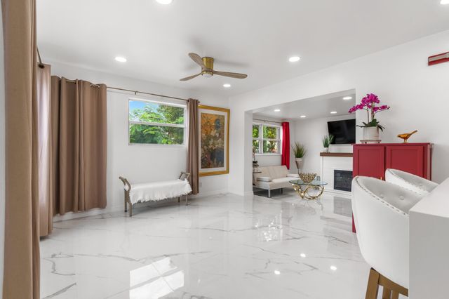201 NE 28th Court, Boynton Beach, FL 33435