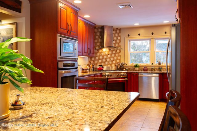 95 Lakeview Avenue, Kingston, NY 12401