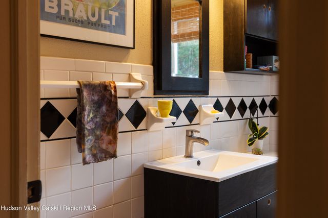 95 Lakeview Avenue, Kingston, NY 12401