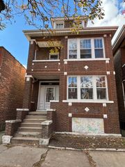 4038 S Albany Avenue, Chicago, IL 60632