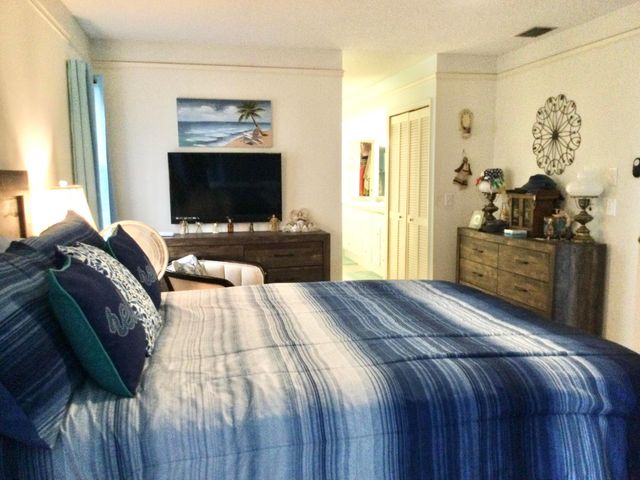 3882 SE Canvas Back Place, Stuart, FL 34997