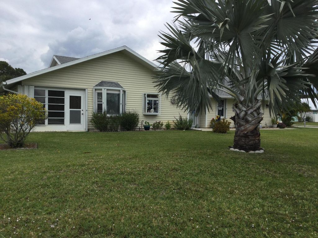 3882 SE Canvas Back Place, Stuart, FL 34997