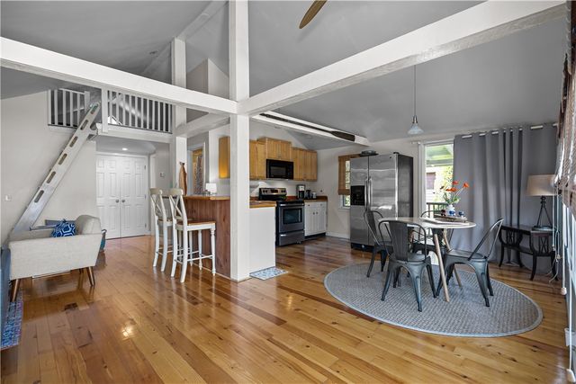 1024 ANTHONY Road, Portsmouth, RI 02871