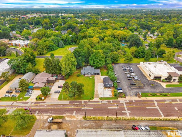 6605 N SHERIDAN Road, Peoria, IL 61604