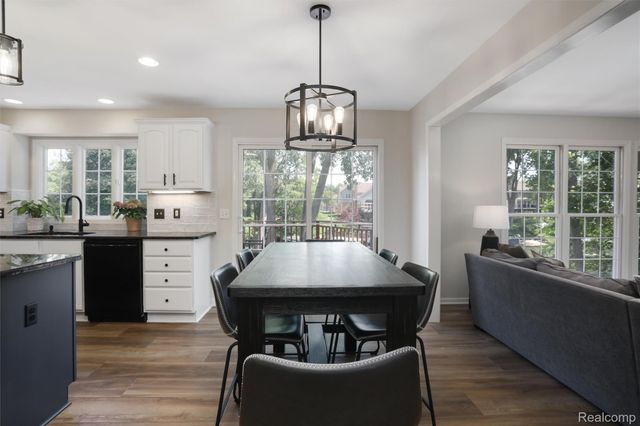 1412 Marina Pointe Blvd, Orion Charter Township, MI 48362