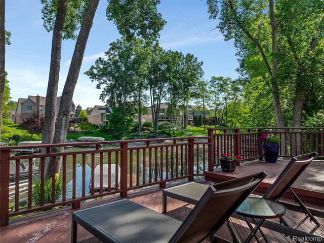 1412 Marina Pointe Blvd, Orion Charter Township, MI 48362