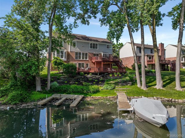 1412 Marina Pointe Blvd, Orion Charter Township, MI 48362