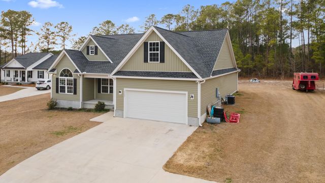 2267 Vaught Rd., Galivants Ferry, SC 29544