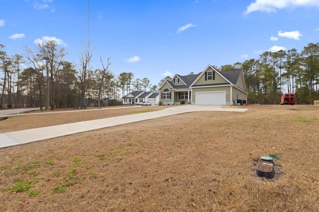 2267 Vaught Rd., Galivants Ferry, SC 29544