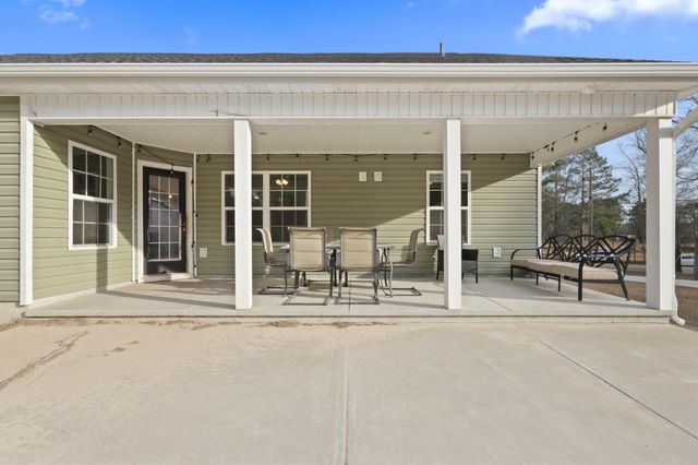 2267 Vaught Rd., Galivants Ferry, SC 29544