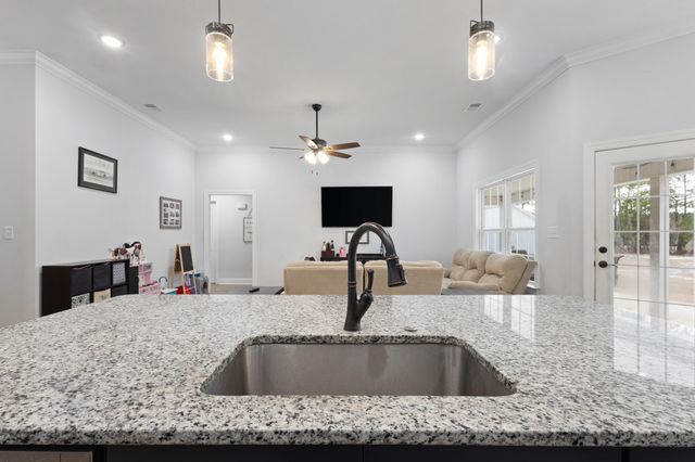 2267 Vaught Rd., Galivants Ferry, SC 29544