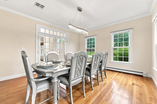 8 Juniper Road, Upton, MA 01568