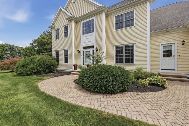 8 Juniper Road, Upton, MA 01568