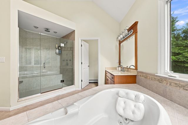 8 Juniper Road, Upton, MA 01568