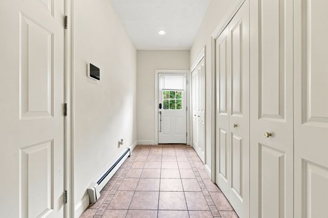 8 Juniper Road, Upton, MA 01568