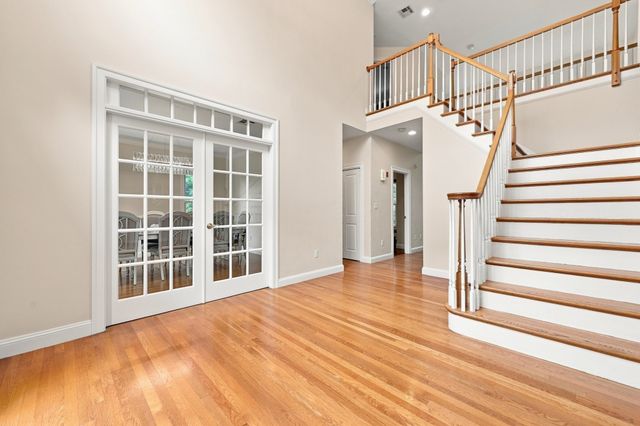 8 Juniper Road, Upton, MA 01568