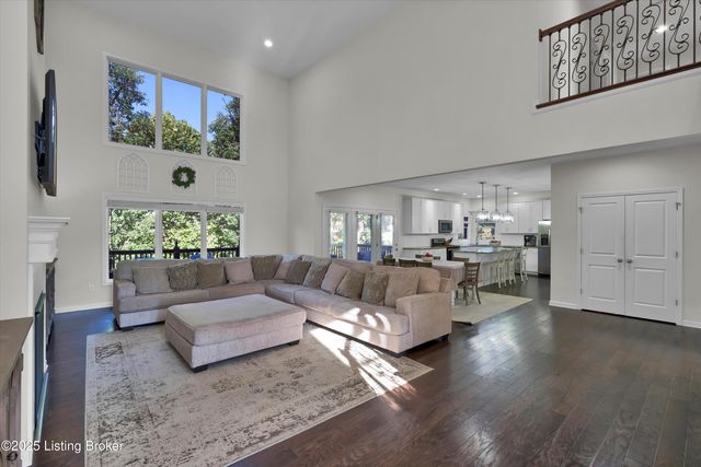 3102 Reserve Pkwy, La Grange, KY 40031