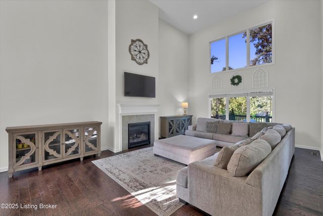 3102 Reserve Pkwy, La Grange, KY 40031