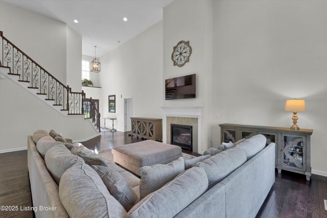 3102 Reserve Pkwy, La Grange, KY 40031