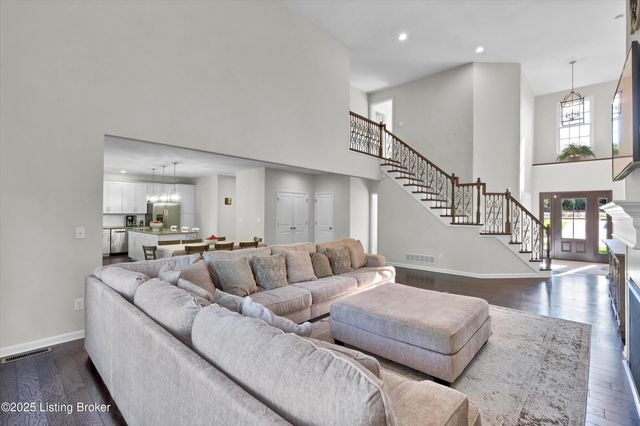 3102 Reserve Pkwy, La Grange, KY 40031