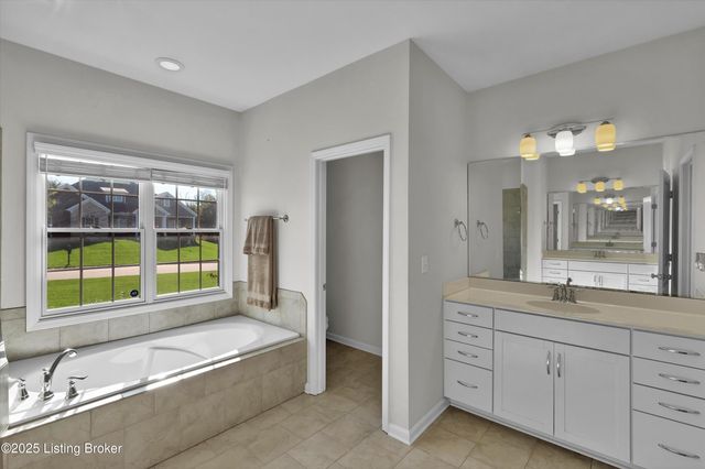 3102 Reserve Pkwy, La Grange, KY 40031