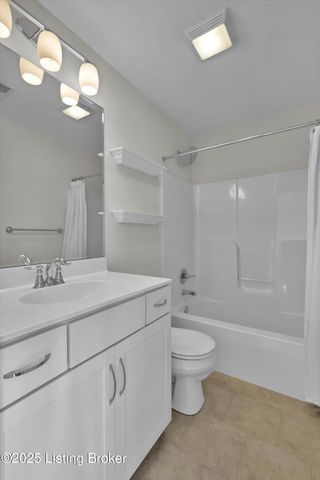 3102 Reserve Pkwy, La Grange, KY 40031