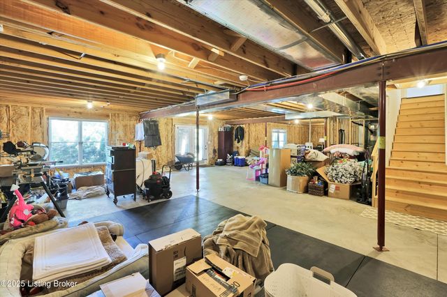 3102 Reserve Pkwy, La Grange, KY 40031