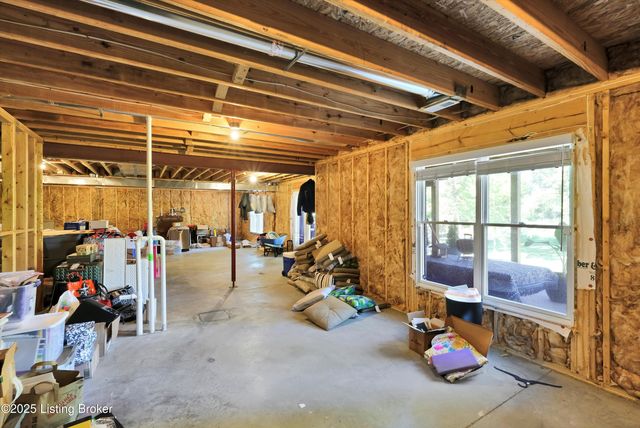 3102 Reserve Pkwy, La Grange, KY 40031