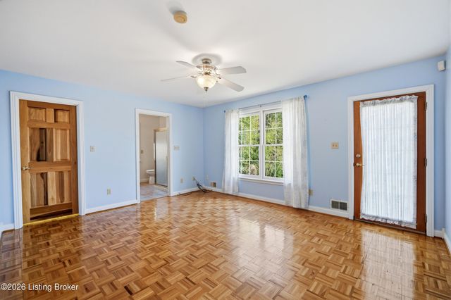 3074 University Rd, Louisville, KY 40206