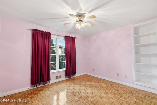 3074 University Rd, Louisville, KY 40206